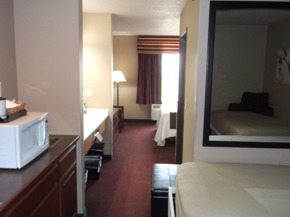 De Smet Super Deluxe Inn & Suites Ngoại thất bức ảnh