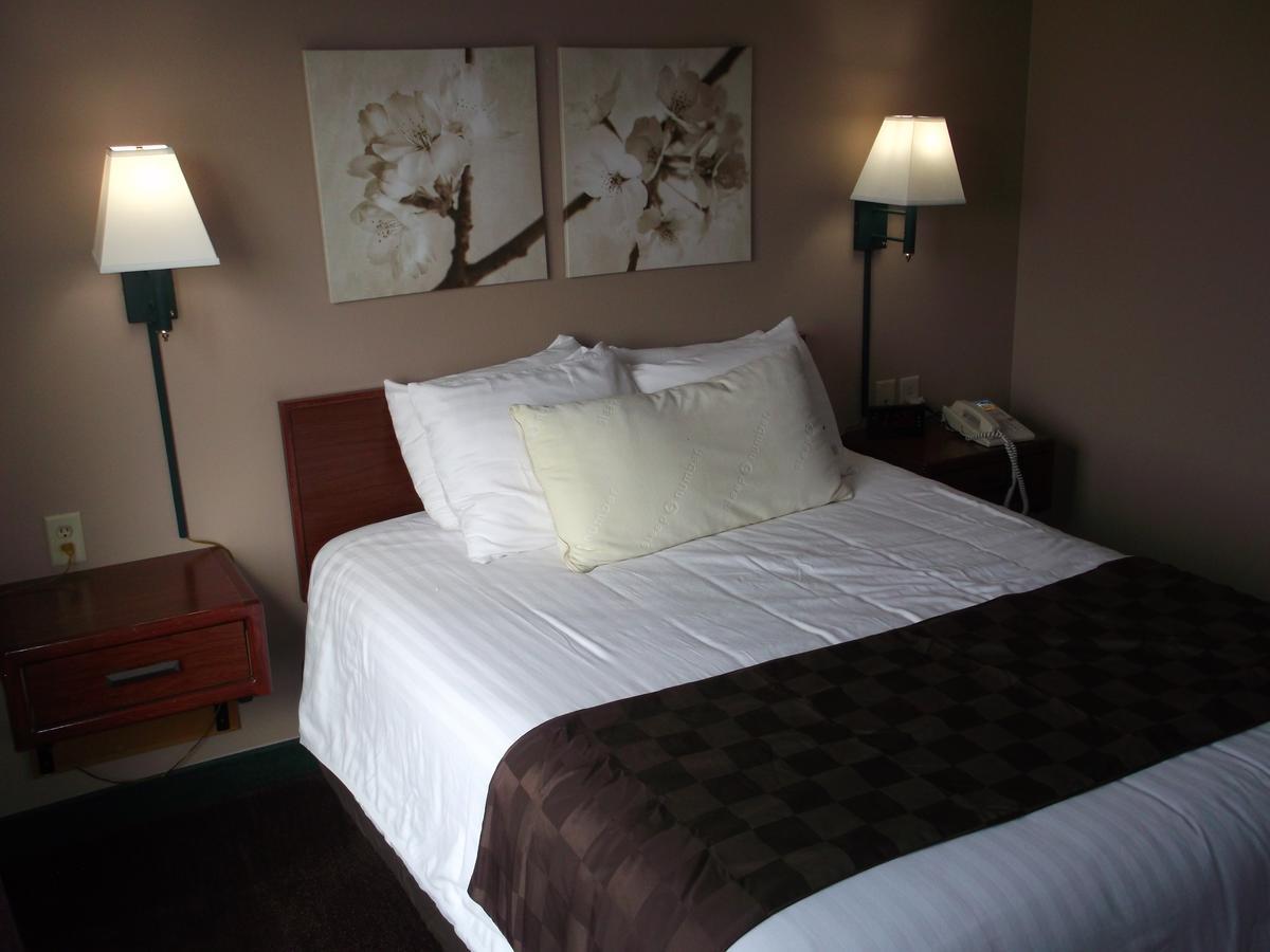 De Smet Super Deluxe Inn & Suites Ngoại thất bức ảnh