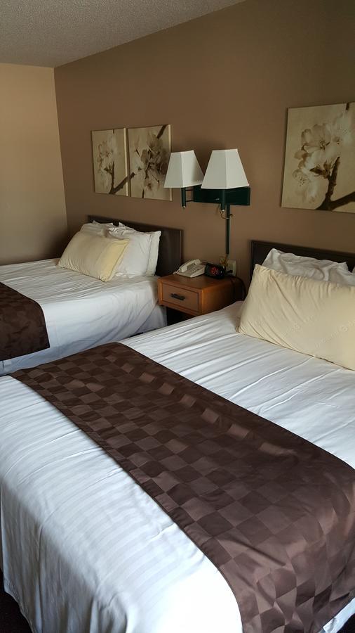 De Smet Super Deluxe Inn & Suites Ngoại thất bức ảnh