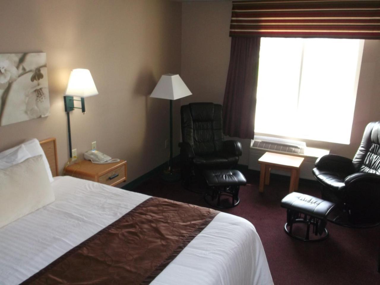 De Smet Super Deluxe Inn & Suites Ngoại thất bức ảnh