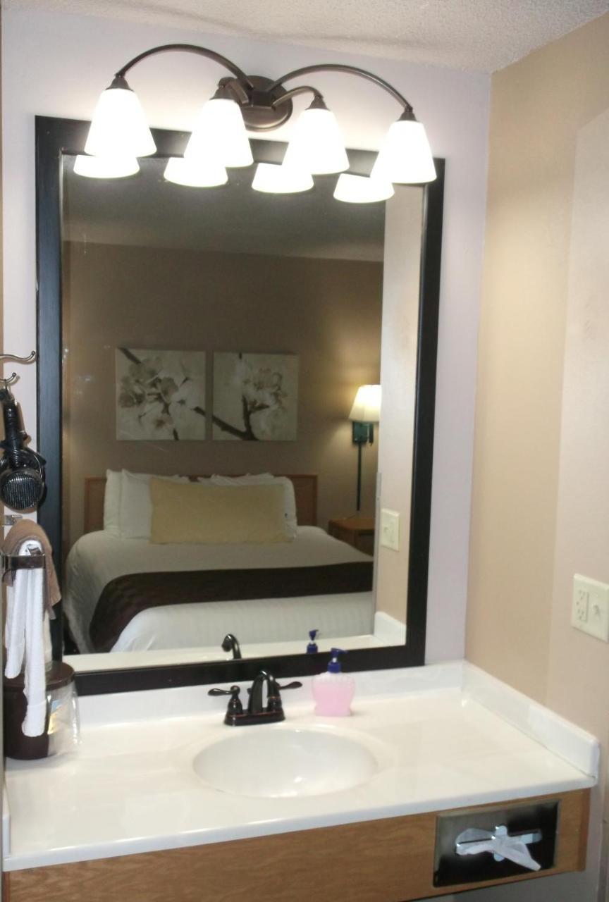De Smet Super Deluxe Inn & Suites Ngoại thất bức ảnh